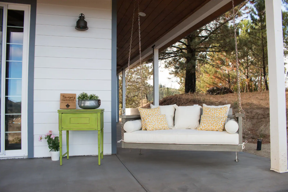 Crooked Pine Farm House Vacation Rental Front Porch Photo